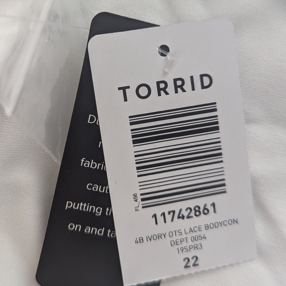 Bodycon White Dress Torrid - Picture 12 of 13